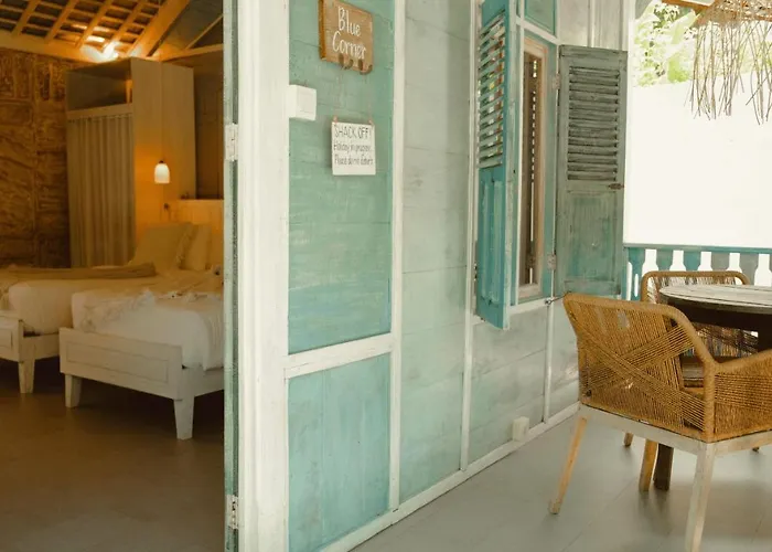 リゾート The Shacks At Sandy Bay レンボンガン島
