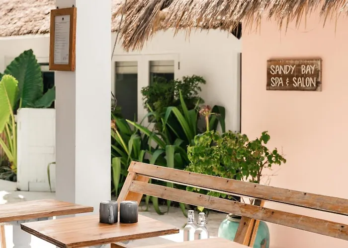 The Shacks At Sandy Bay レンボンガン島